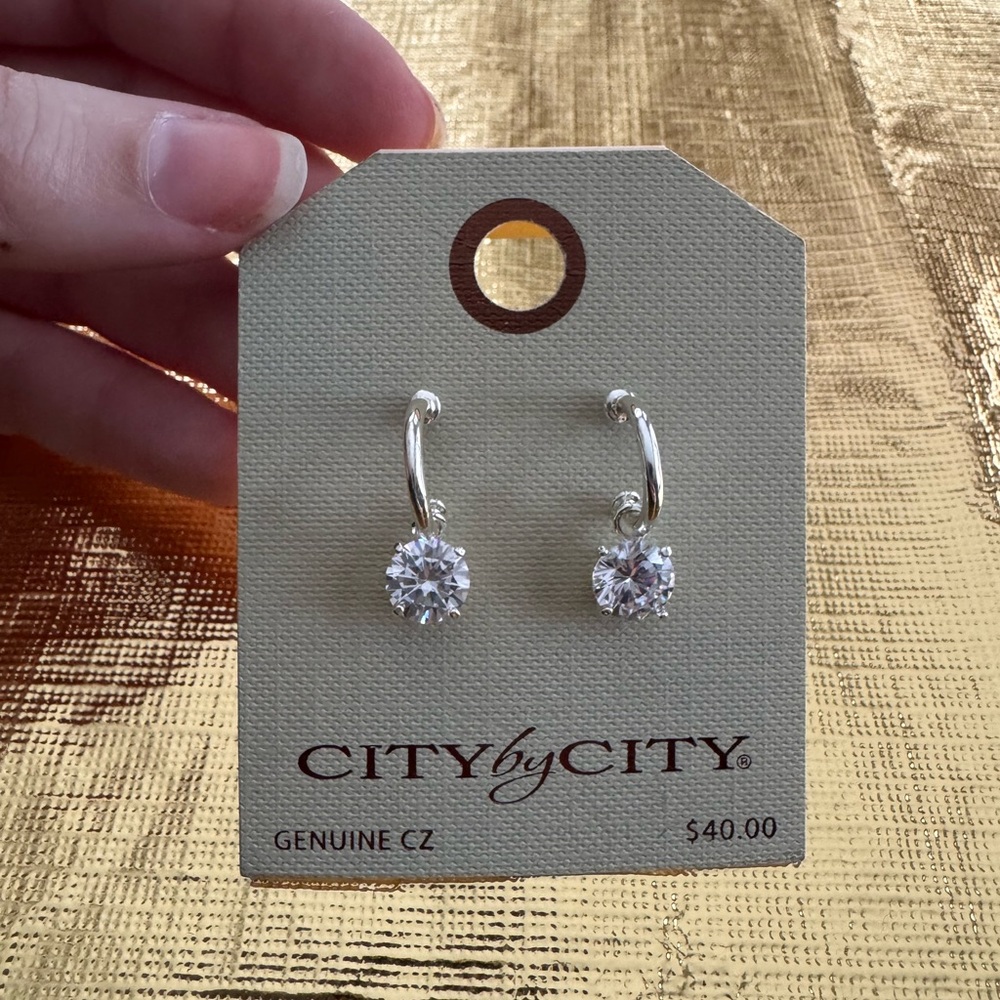 NWT New City by City Genuine Cubic Zirconia CZ Silver Earrings Clear Stones